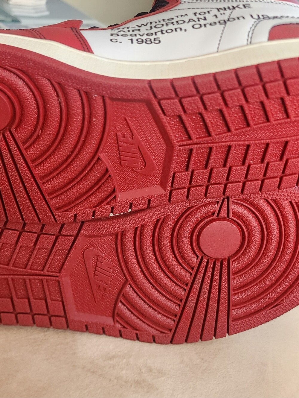 Size 11.5 - Jordan 1 Retro OG x Off-White High Chicago - Picture 3 of 13